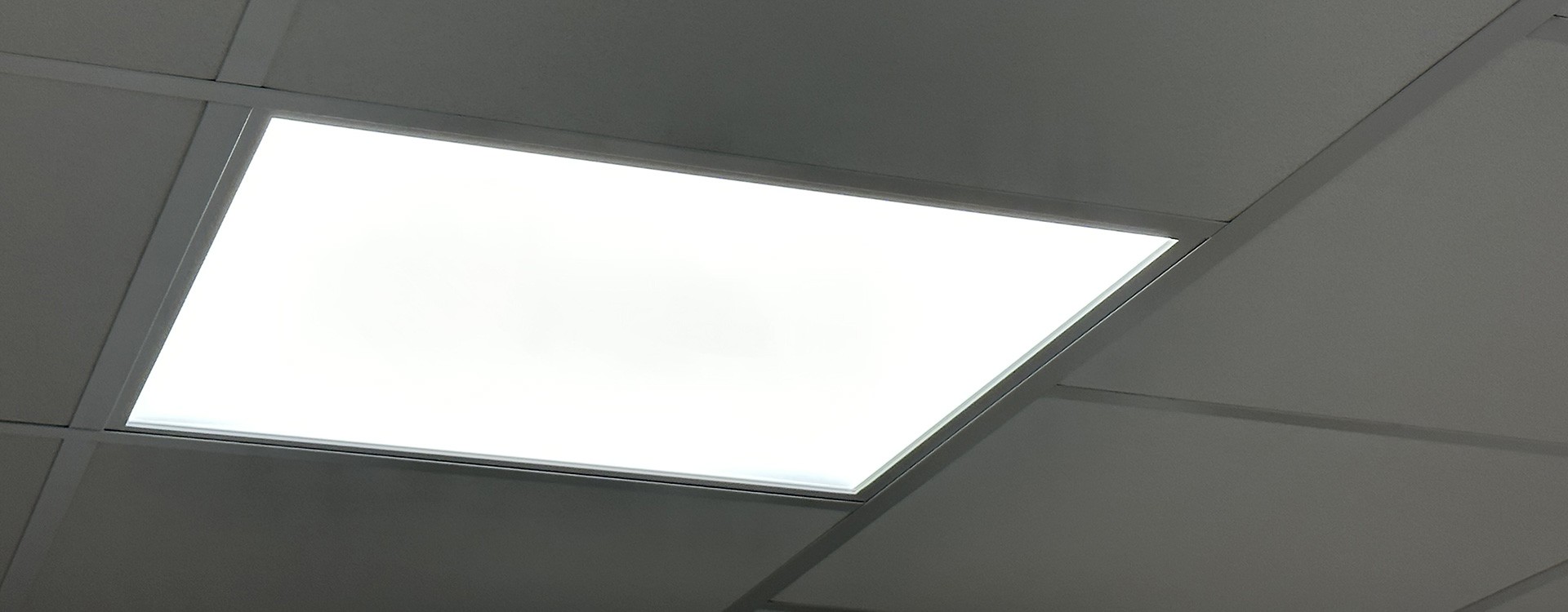 Dalle LED plafond lumineuse professionnelle
